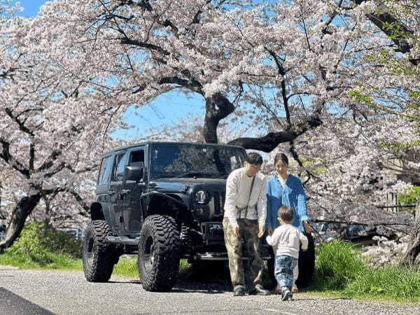 試乗なしで即決☆ラングラーにひとめぼれしたJEEP党パパ!屋根を外して砂浜ドライブが気持ちいい♪