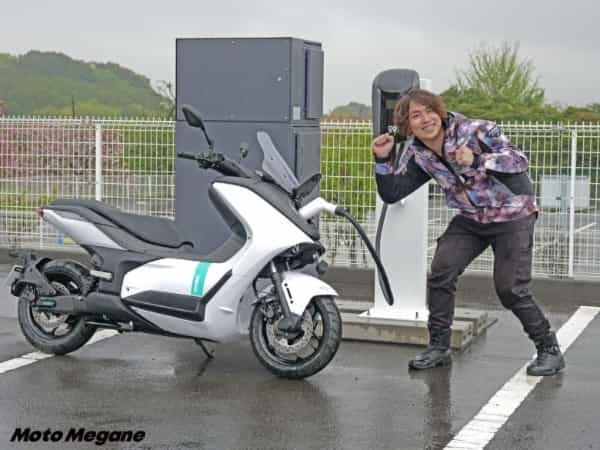 【ヤマハ】未来すぎる電動バイク「E01」と一緒に新時代へ走り出そう！