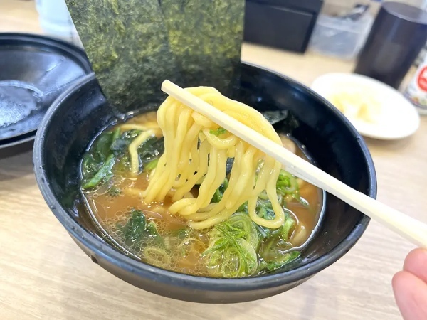 何故にかっぱ寿司で「家系ラーメン」？実際に食べて寿司との相性たしかめてみた