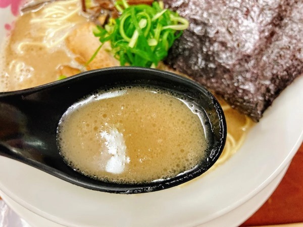 室川町にある「麺屋 桜息吹 西宮本店」で「豚骨ラーメン」を食べてきた【にしつーグルメ】