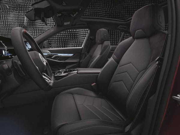 【セダン再燃】「BMW5シリーズ」は品格、様式美、ドライビングパフォーマンスが宿る新時代の「選ばれるクルマ」