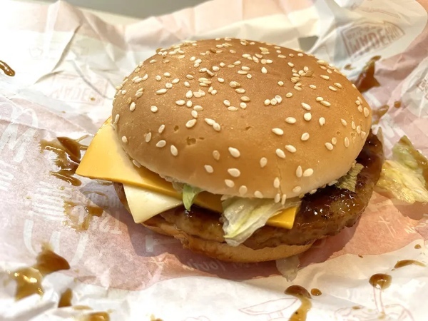 マクドナルド「チーズチーズてりやき」いま絶対食べておくべき理由 それは……