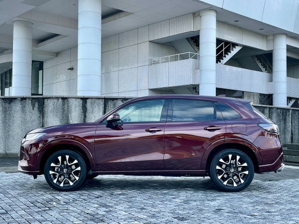 【ホンダ ZR-V 試乗記】放たれる存在感。こだわりのドラポジで走りも爽快なSUV