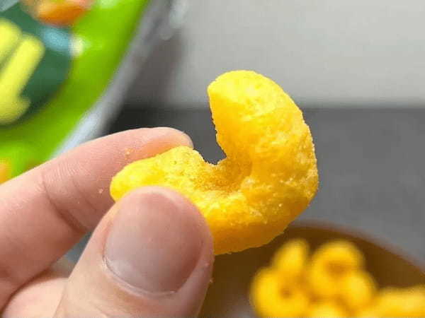 カールに似てると話題のスナック菓子「パックル」を実食