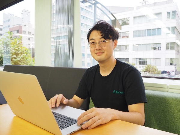 「同じ失敗を繰り返さなければ、良い方向に進んでいく」アイデミー若手社員を救った、上司からのアドバイス
