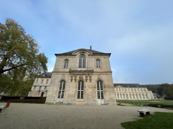 「フランスの最も美しい村」 渓谷の修道院 べック・エルアン