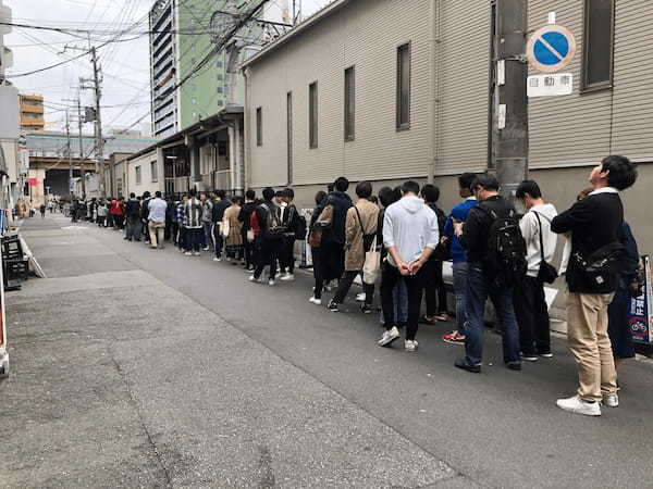 大阪行列No.1ラーメン店「人類みな麺類」を運営するUNCHI株式会社の新ブランド発表！「創業麺類元年 1代目猿肉亭」が2024年7月6日(土) 十三にGRAND OPEN！