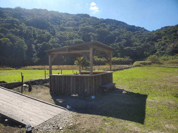 【2時間で行ける無人島】非日常を体験できる！和歌山「地の島」をご紹介！