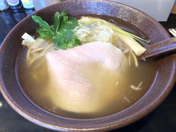 新感覚のラーメン！「麵屋 友来」には、あっさり派もこってり派も満足できる煮干しラーメンがあった。