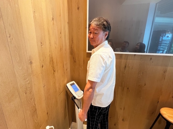 【スタッフ通信】速報！給油未経験の麗奈氏、先に充電デビューしてしまう