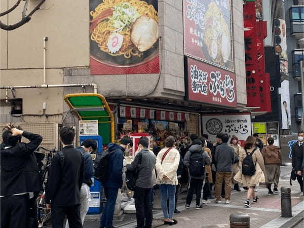 油そば専門店「ぶらぶら」が渋谷エリア初出店、渋谷道玄坂に9月28日グランドオープン