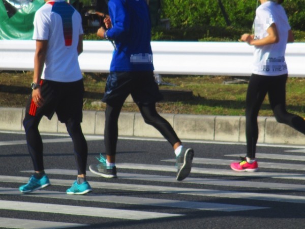 雨の日のランニング方法！おすすめの服装&装備や転倒の注意点について解説！