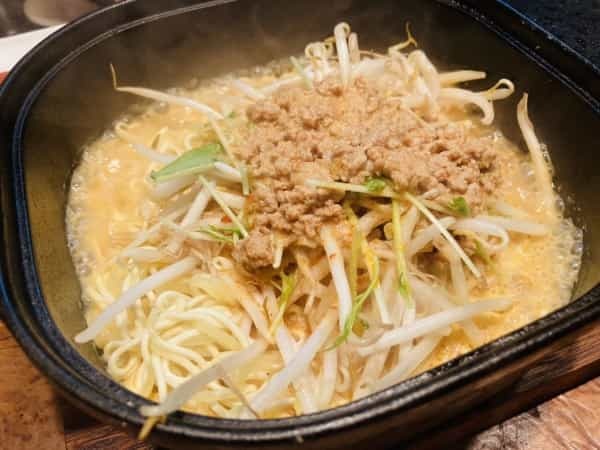 暑い。こんな時には【海老処太陽】の熱く燃えたぎる担々麺を食べよう。