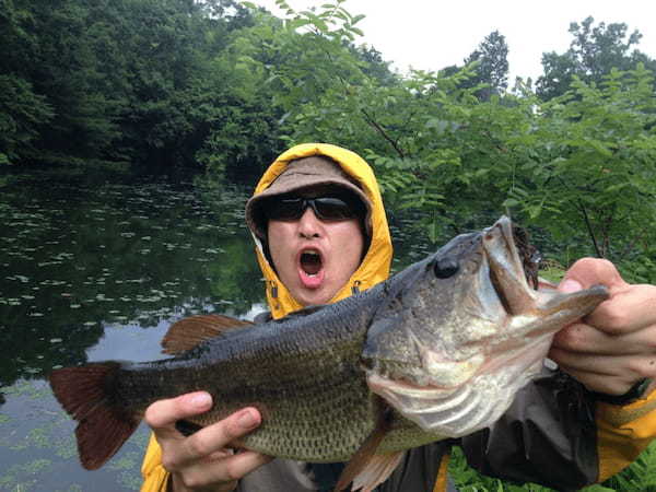 雨が降ったら釣れやすい！？雨の日のバス釣り攻略法！！