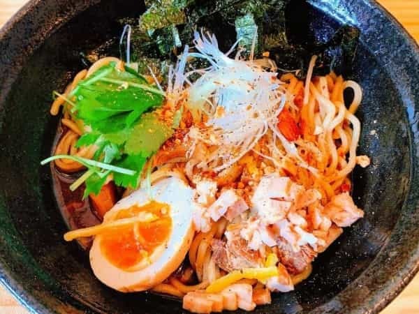 中華屋食堂「Shin-Shin」の『魚介系まぜそば』（西宮北口駅のちかく）【にしつーグルメ】