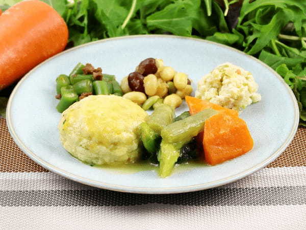 ふわふわとした食感の「野菜と金目鯛のとうふ寄せ」がナッシュから新発売