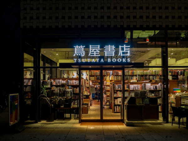 出版市場は堅調も書店の店舗数減少には歯止めかからず……リアル書店の生き残り策は？
