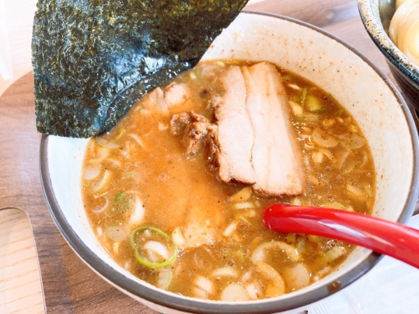 自由自在の味変ができる！「つけ麺 らぁ麺 極旨」で自分好みの麺を見つけるのが楽しい。