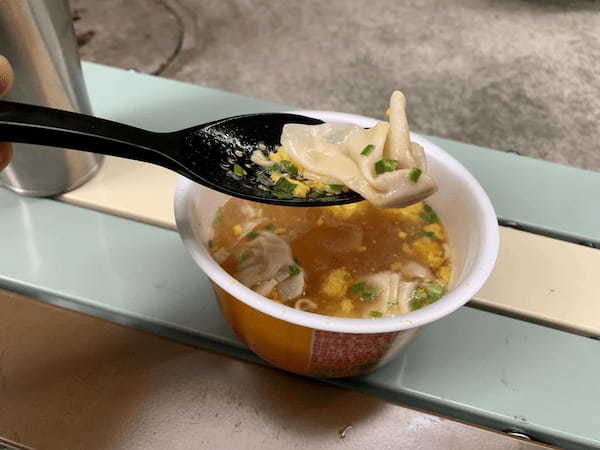 キャンプでカップ麺をエコで楽々に食べられる便利グッズをレビュー！