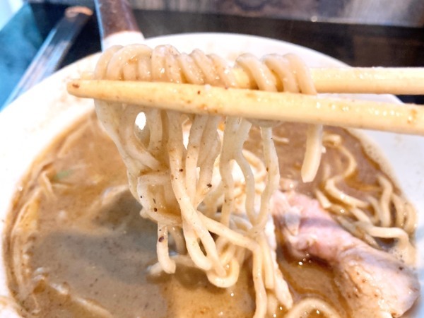 新感覚のラーメン！「麵屋 友来」には、あっさり派もこってり派も満足できる煮干しラーメンがあった。