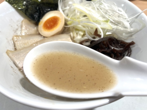 【熊本市東区】ラーメンのために生まれた小麦使用「麺彩厨房 古今」の麺を楽しむラーメン！