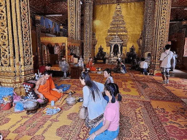 【ラオス】首都ビエンチャンで最も人気のあるお寺・自らの命を捧げた伝説の女性の物語