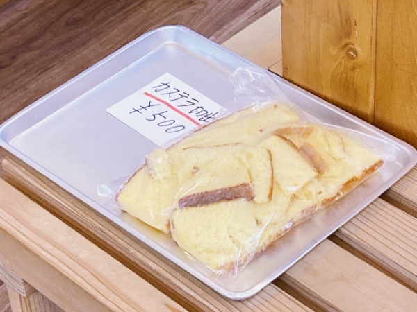クリームたっぷりで後引く美味しさ。菊池市にある「よしのや菓舗」のシュークリームはコスパも良いし、疲れた身体を癒してくれる。