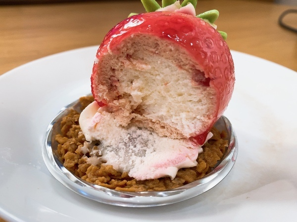 【阿蘇市】看板でバズったケーキ屋さんPATISSIER HIRO(パティシエヒロ)。看板もケーキも優しい世界だった。