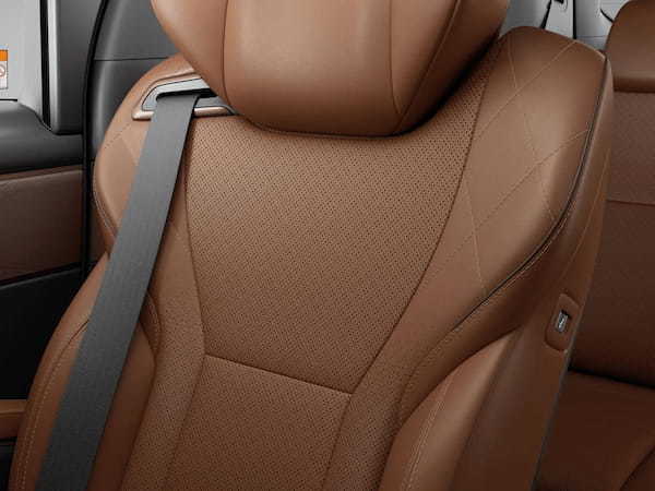 “快適な移動の幸せ”を追究した、力強さ＆躍動感と快適性！ トヨタ、新型「アルファード」「ヴェルファイア」発売