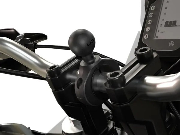 取付幅約14mm！UAからハンドルバーに装着可能なバイク用取付マウント発売