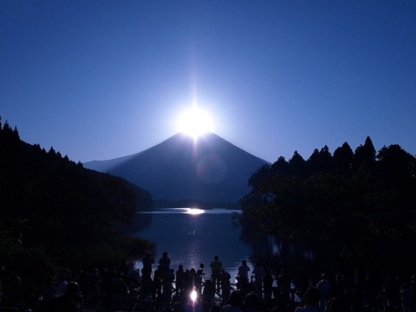 【山梨・静岡】富士山が見える絶景キャンプ場4選！湖畔や海に近い施設もご紹介！