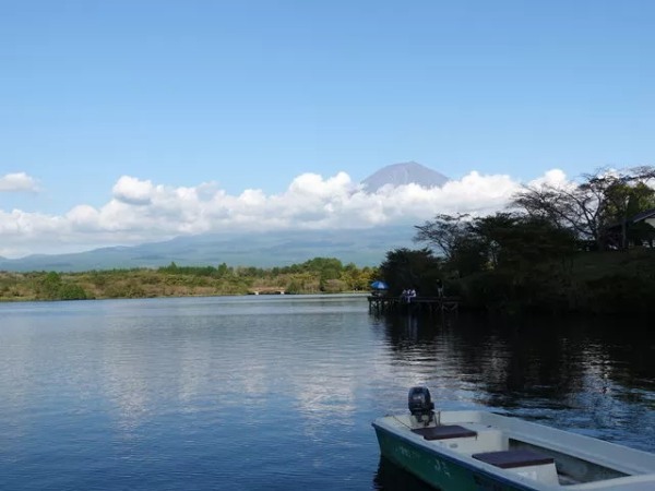 【山梨・静岡】富士山が見える絶景キャンプ場4選！湖畔や海に近い施設もご紹介！