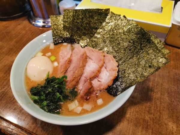 「家系ラーメンはマジで無理」と言う男性を都内最強家系ラーメン店に連れて行った結果…