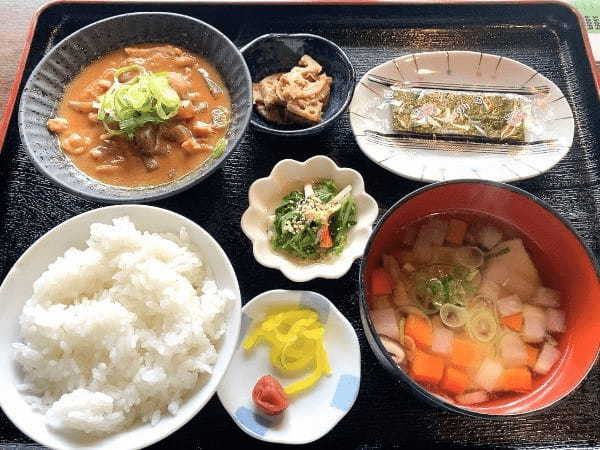 【益城ランチ】観光気分でゆっくり！「鶏炭焼 おはこ 西原店」でランチと向き合う時間が心地よい。