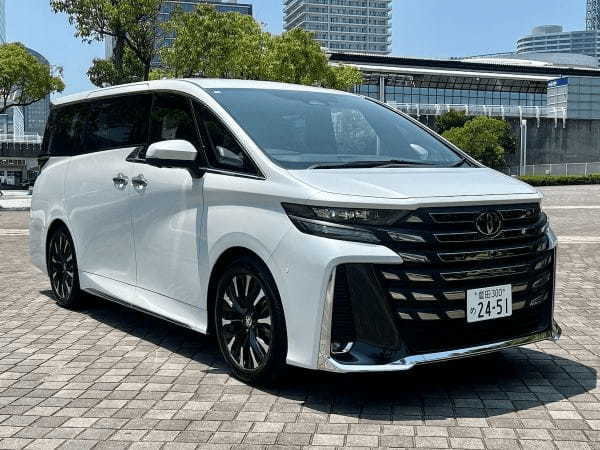 【試乗記】トヨタアルファード・ヴェルファイア　高級感溢れるショーファーとドライバーズカー