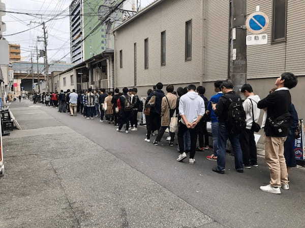 大阪行列No.1ラーメン店「人類みな麺類(大阪・南方)」を運営するUNCHI株式会社がチャンネル登録者174万人YouTuber「ラファエル」と立ち上げた「世紀末の小麦祭り」が本日グランドオープン！