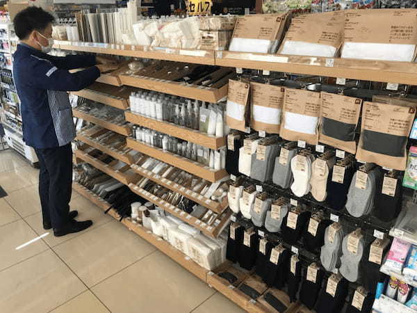 週刊コンビニエンスストアニュース 各コンビニが衣料品と生活雑貨を強化