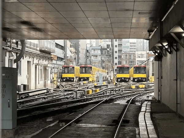 日本で唯一！地上を通る“地下鉄の踏切”を見に「上野検車区」へ行ってみた