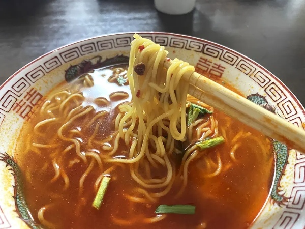 名古屋めし「味仙台湾ラーメン」のインスタントをたべてみた！違いは……