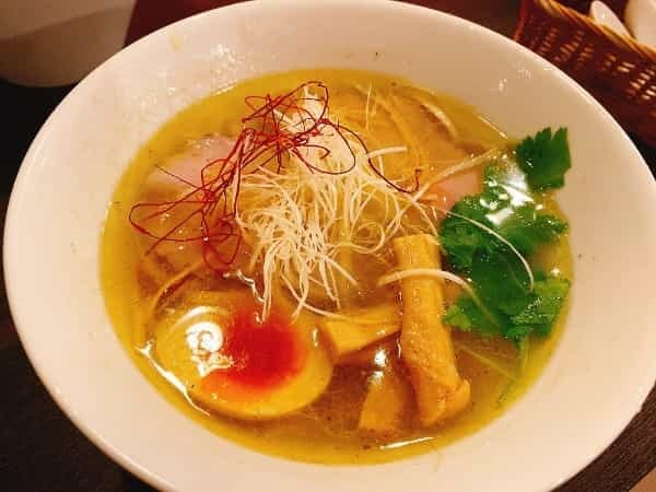 人吉で飲んだら締めはマツモトショクドウへ！ここの塩ラーメンは球磨焼酎とほんと合う