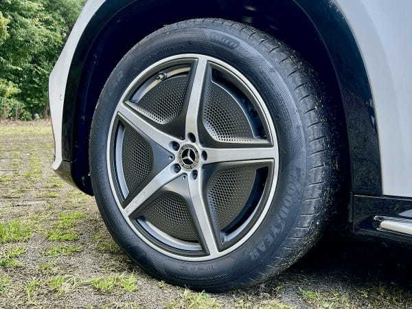 メルセデス・ベンツEQS SUV 試乗記　圧倒されるラグジュアリー空間をもつSUV