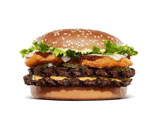 バーガーキング® が本場アメリカの味とボリュームを詰め込んだ「ワイルドBBQバーガー」新発売！スモーキーなBBQとミルキーなランチの本格ダブルソース「フライドチキン」「オニオンリング」の2種から選ぼう