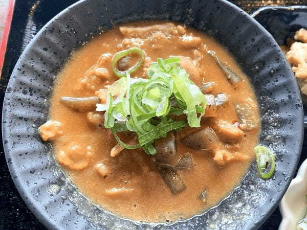 【益城ランチ】観光気分でゆっくり！「鶏炭焼 おはこ 西原店」でランチと向き合う時間が心地よい。