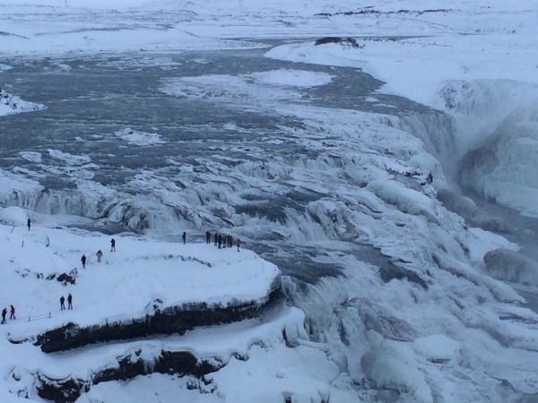あの氷河の洞窟をご紹介！アイスランド絶景の旅