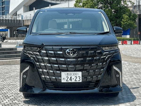 【試乗記】トヨタアルファード・ヴェルファイア　高級感溢れるショーファーとドライバーズカー
