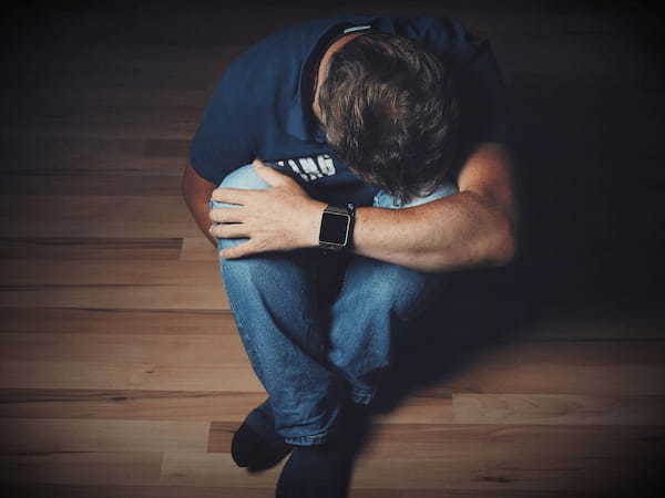 勘違いされやすい?「憮然」の本来の意味とは!?「憮然とした人」は怒り腹を立てている人ではないんです!!