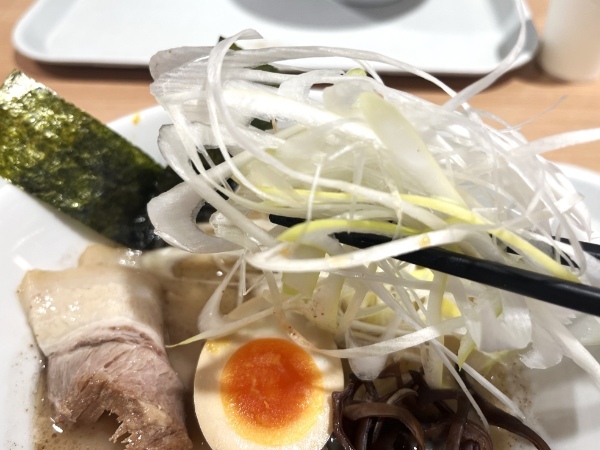 【熊本市東区】ラーメンのために生まれた小麦使用「麺彩厨房 古今」の麺を楽しむラーメン！