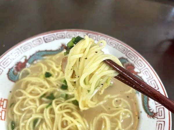 どうなってんだ！？謎技術「お水がいらない ラーメン横綱」ってどんなの？実際に作ってみた