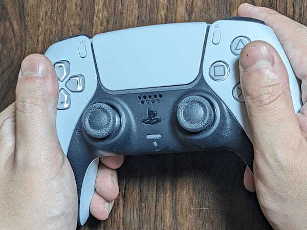 PS5のコントローラーの充電方法と充電状態の確認手順、充電できないときの対処法