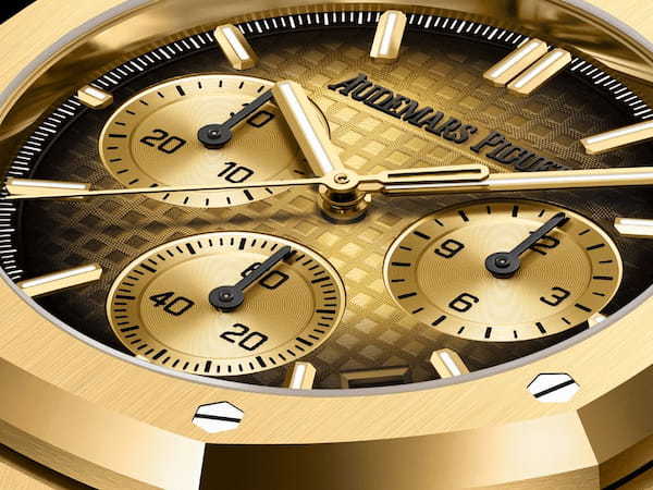 【世界3大時計ブランド“オーデマ ピゲ”】“ロイヤル オーク クロノグラフ”にイエローゴールドモデル